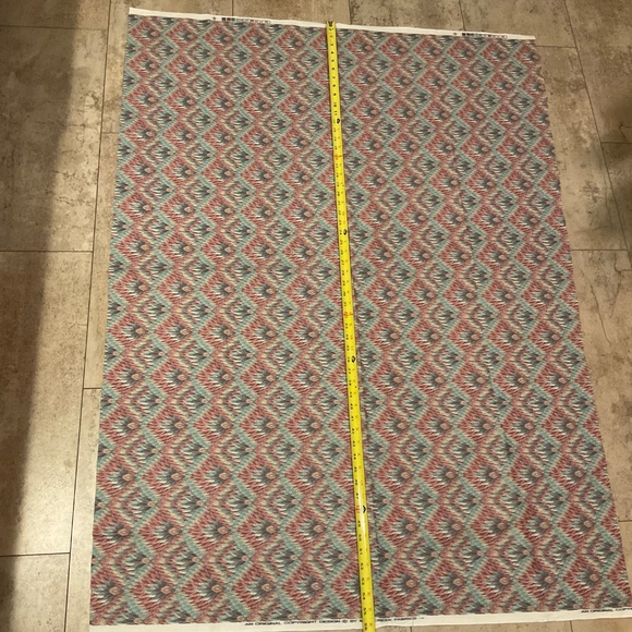 Fabric Leaf Feather Pattern 38” x 54” Raw Edges Lightweight - Picture 4 of 6